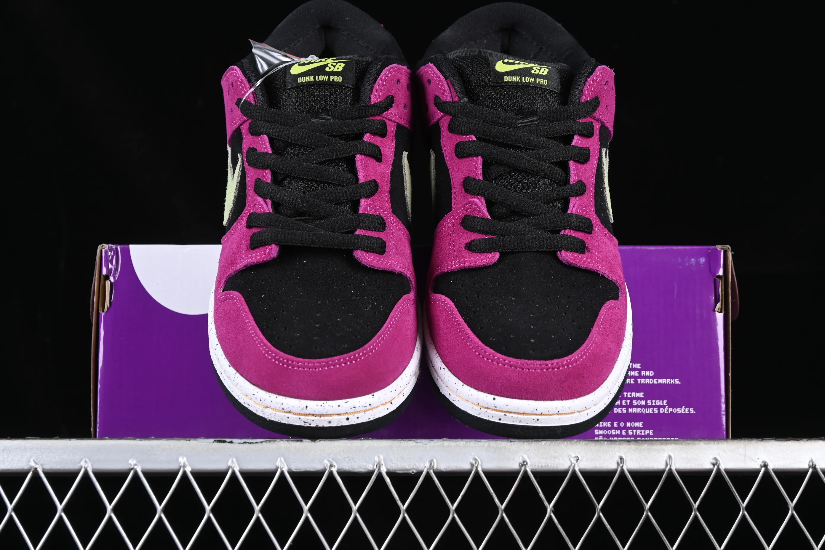 All Categories Nk SB Dunk Series Nk SB Dunk Low Low-top Shoes Nk Dunk SB Low SP Black Rose Red Retro Low-top Casual Sports Skateboard Shoes BQ6817-501